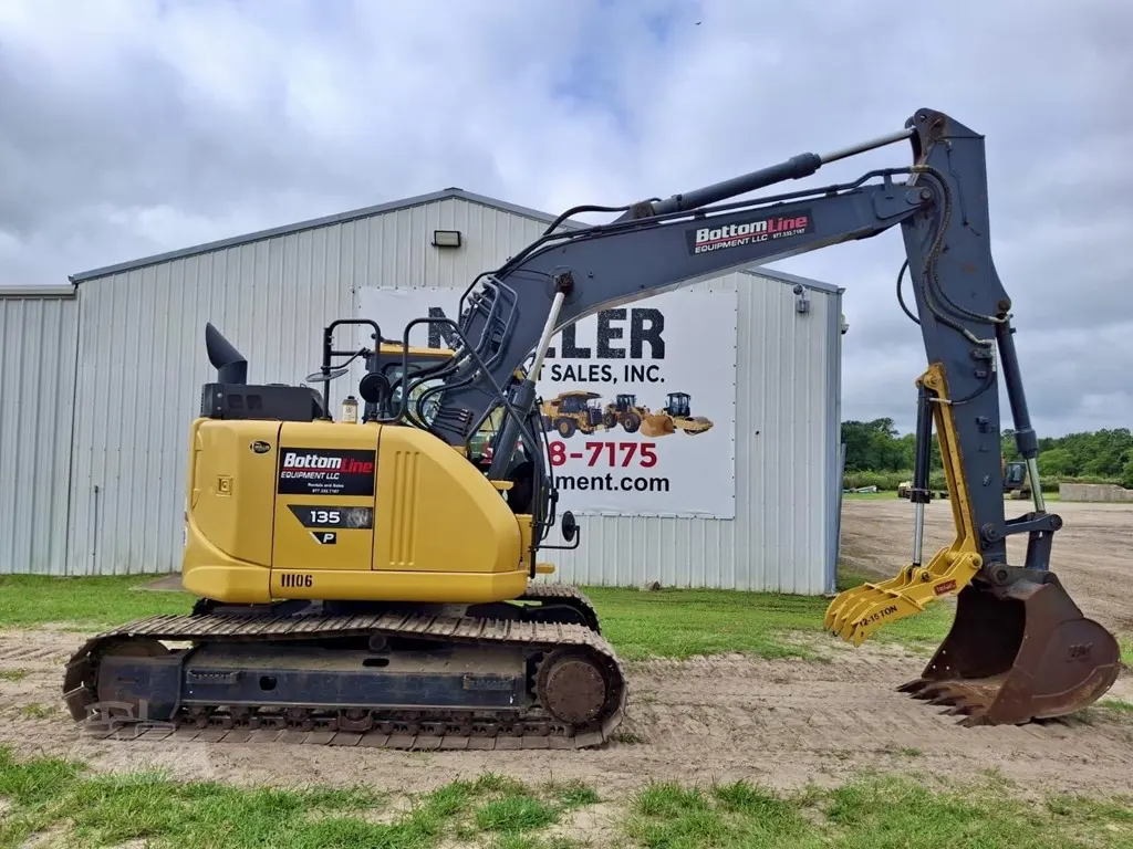 2023 John Deere 135P