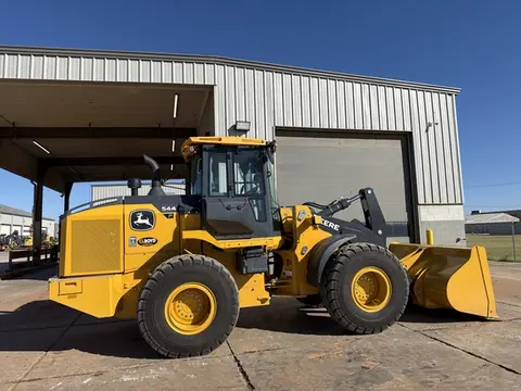 2025 John Deere 544P