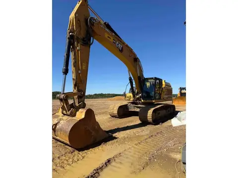 2023 Caterpillar 352