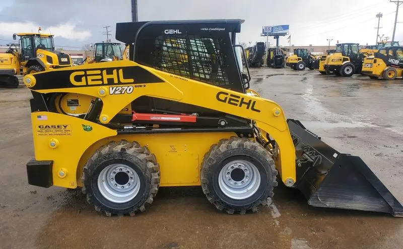 2023 Gehl V270