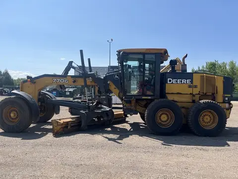 2010 John Deere 770G
