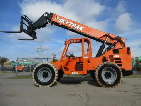 2017 SkyTrak 8042