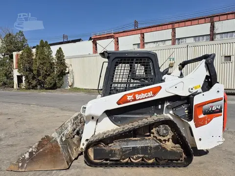 2021 Bobcat T64