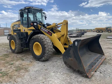 2022 Komatsu WA270-8