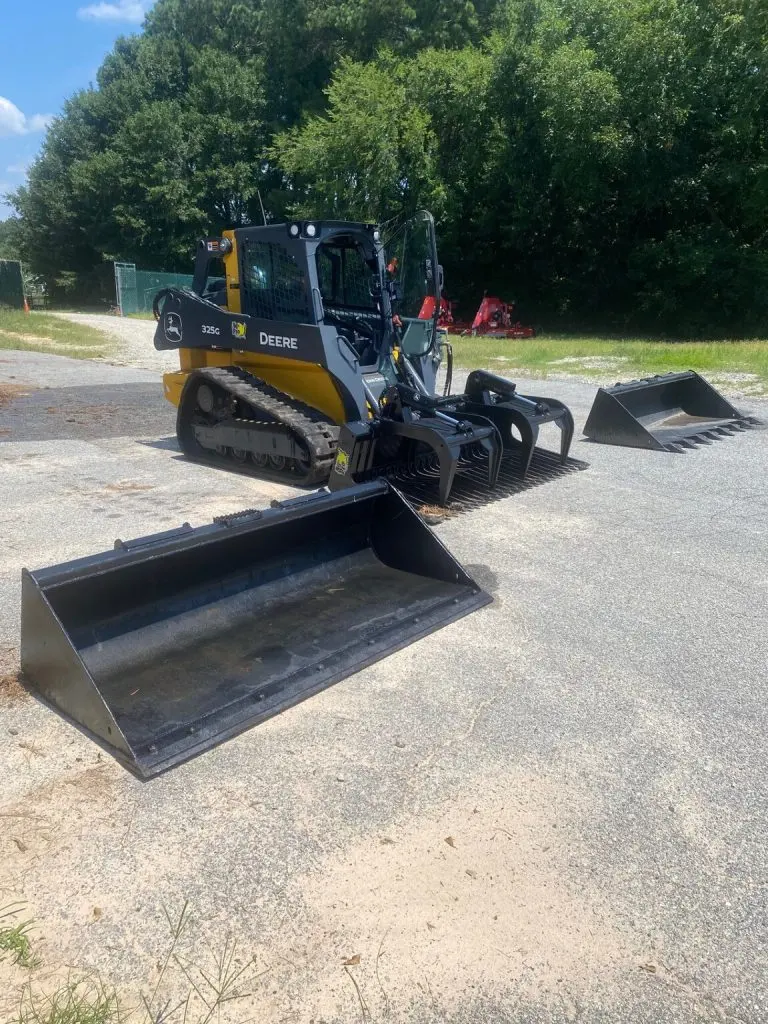 2025 John Deere 325G