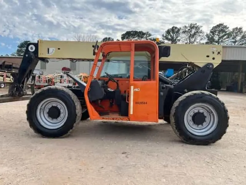 2013 JLG G642A
