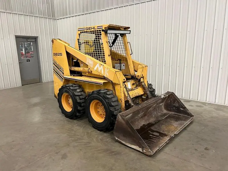 1996 Gehl 5625