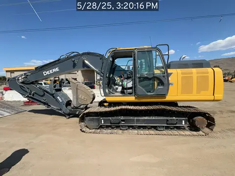 2022 John Deere 210GLC