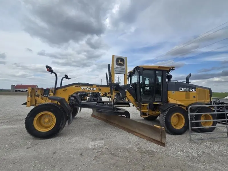 2015 John Deere 770G