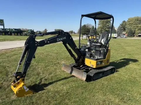 2023 John Deere 17G