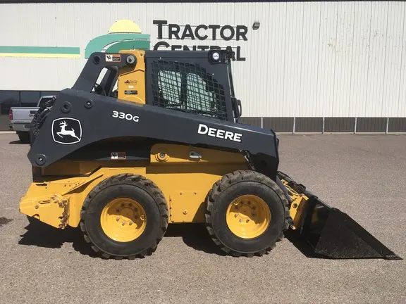 2023 John Deere 330G