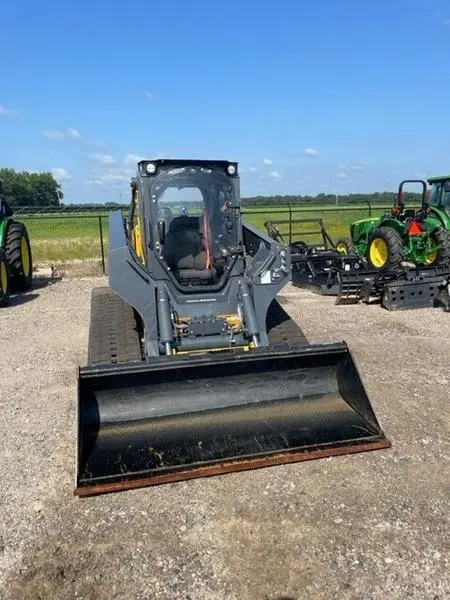 2022 John Deere 333G