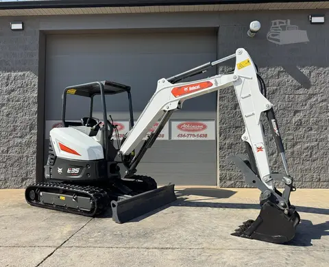 2025 Bobcat E35R2