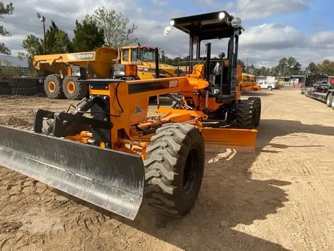 2024 LeeBoy 685D