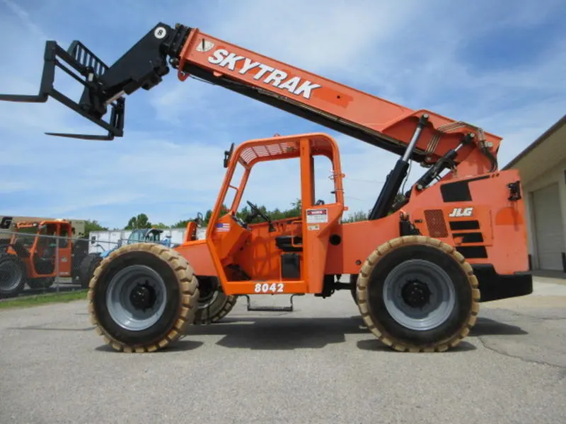 2017 SkyTrak 8042