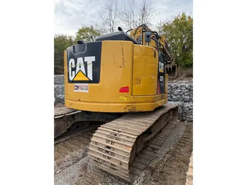 2018 Caterpillar 325FLCR
