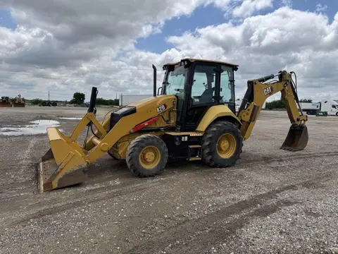 2021 Caterpillar 420
