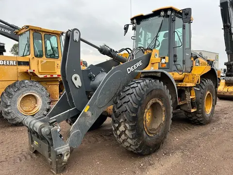 2025 John Deere 544P