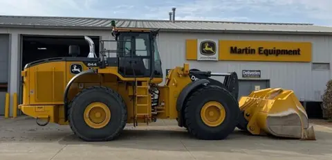 2023 John Deere 844P