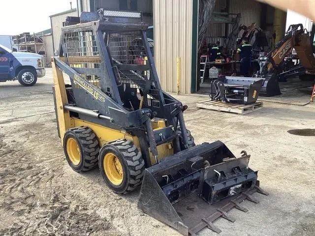 2005 New Holland LS125