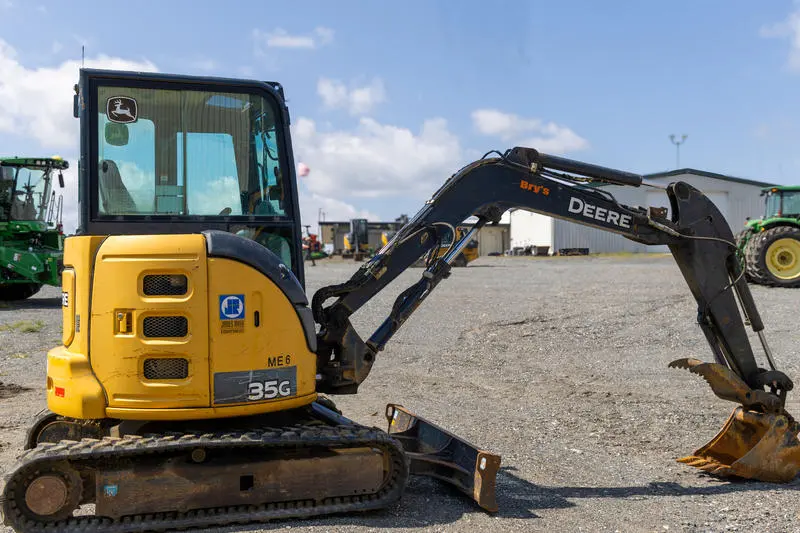 2016 John Deere 35G