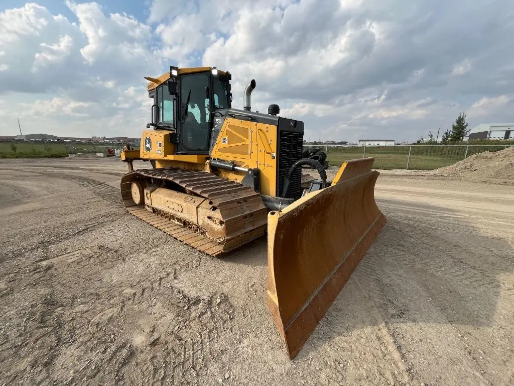 2022 John Deere 750L