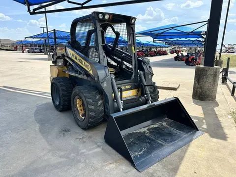 2016 New Holland L220