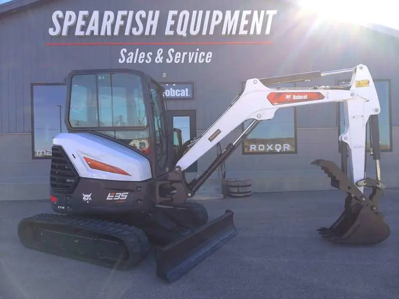 2022 Bobcat E35