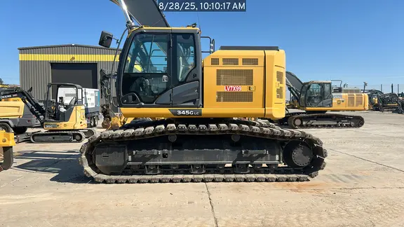 2022 John Deere 345GLC