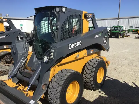 2022 John Deere 332G