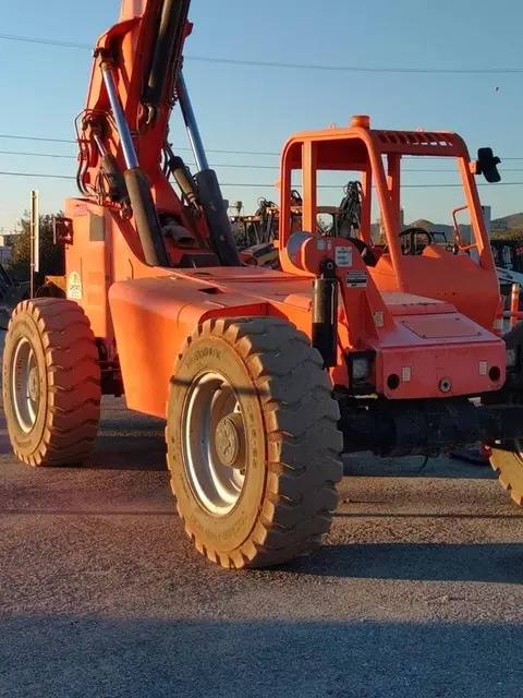 2015 SkyTrak 8042