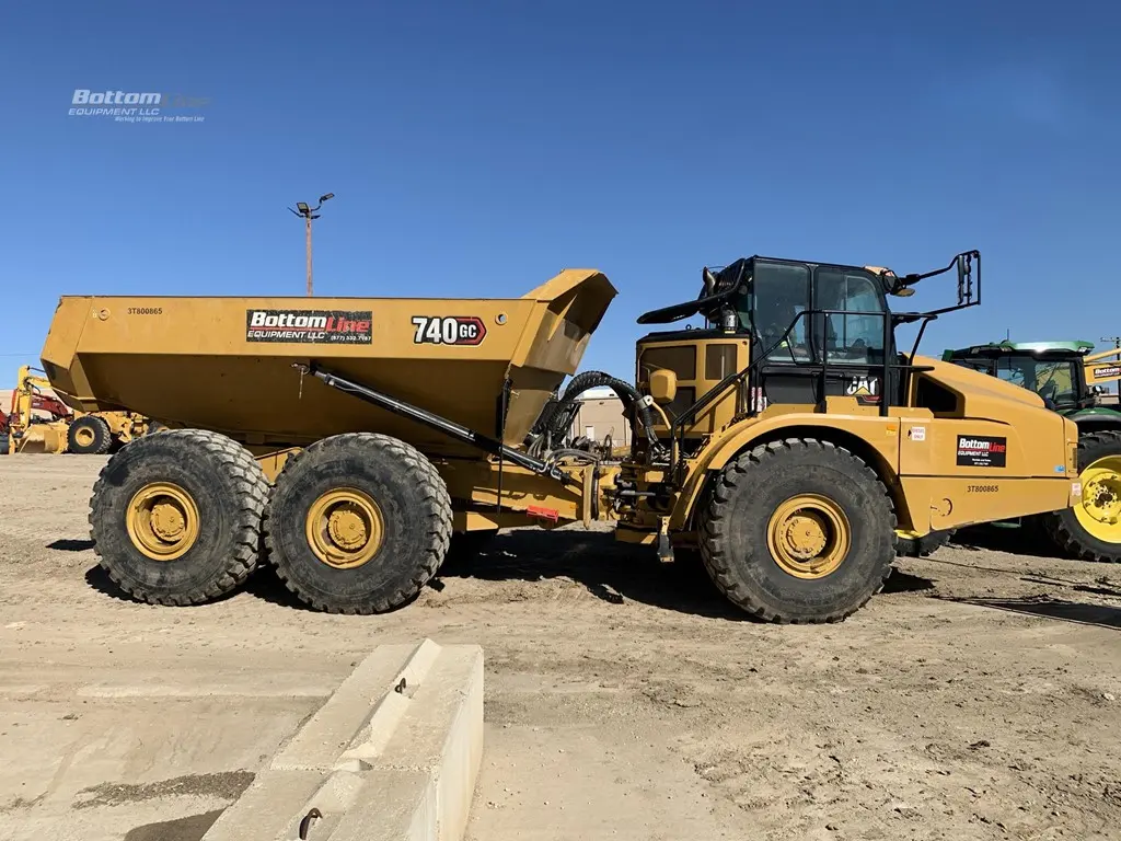 2022 Caterpillar 740 GC