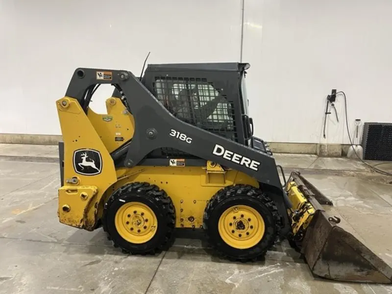2023 John Deere 318G