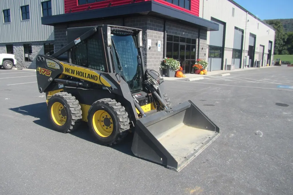 2008 New Holland L175