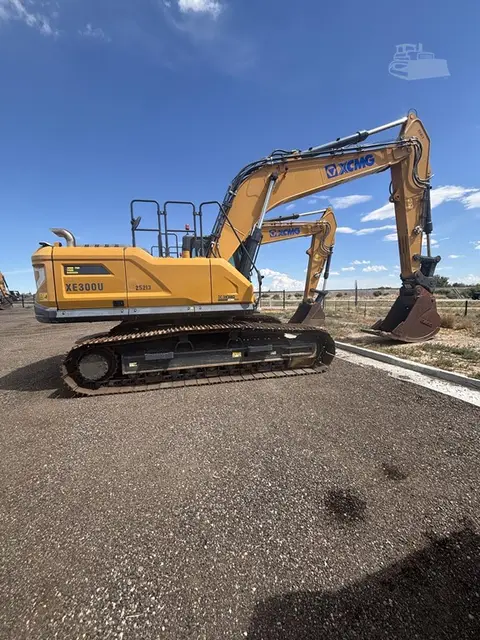 2022 XCMG XE300U