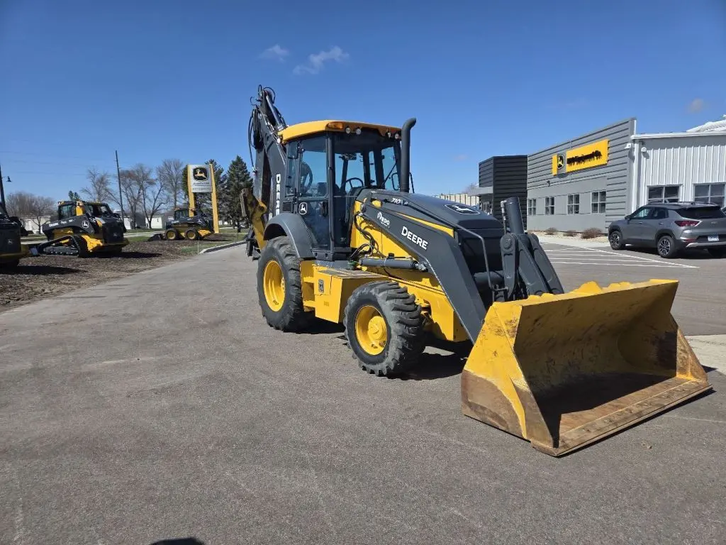 2024 John Deere 710P