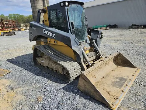 2017 John Deere 331G