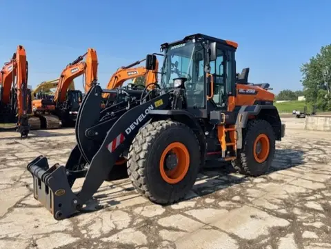 2023 Develon DL200-7