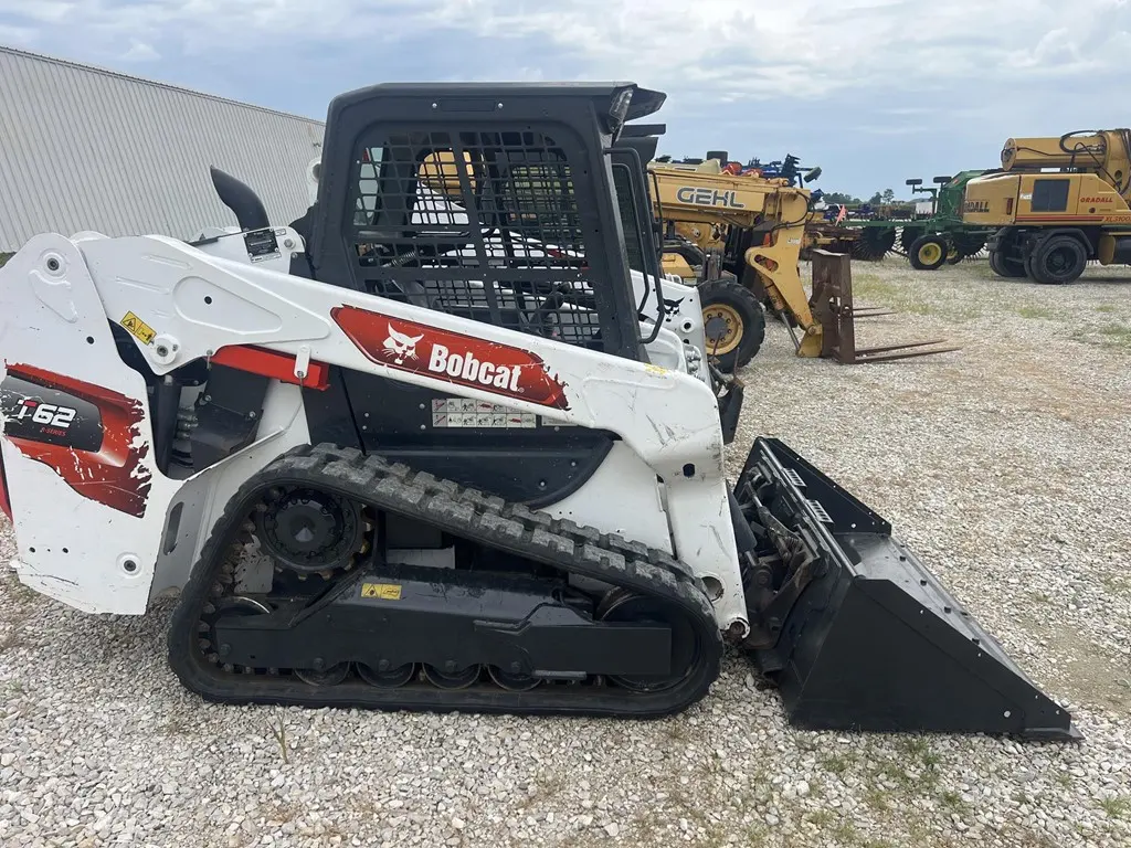 2022 Bobcat T62
