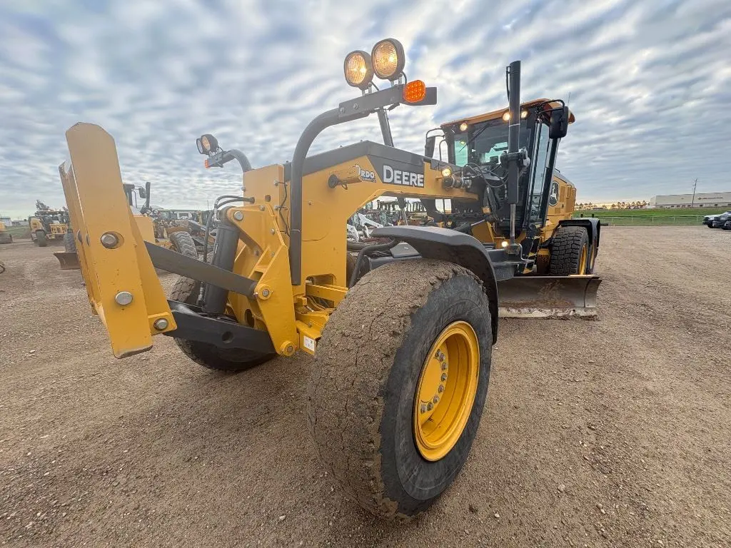 2021 John Deere 772G