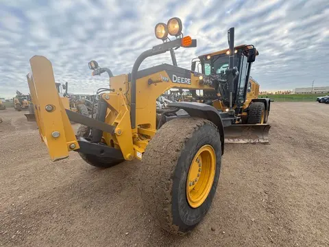 2021 John Deere 772G