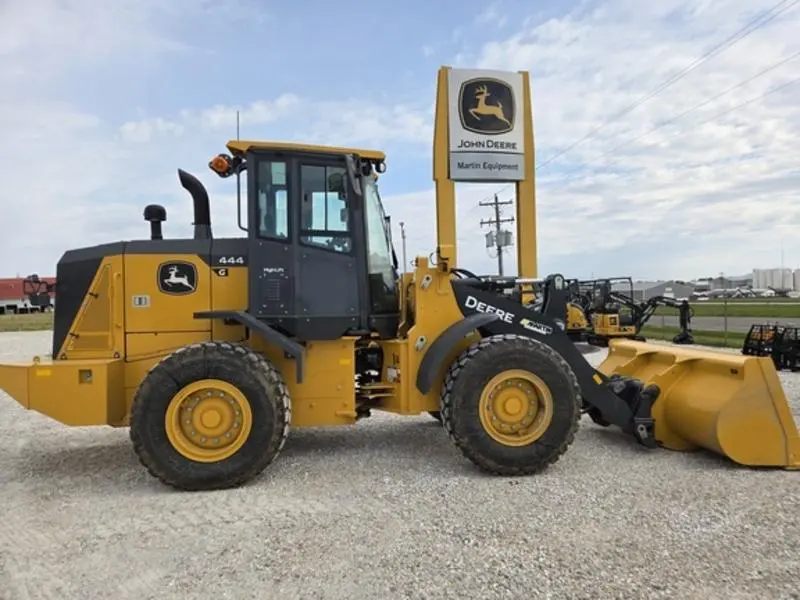 2025 John Deere 444G