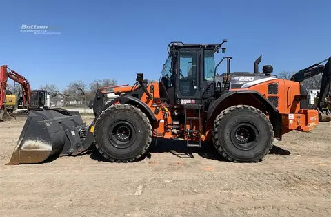 2022 Hitachi ZW220-7
