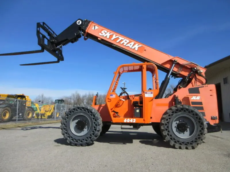 2016 SkyTrak 6042