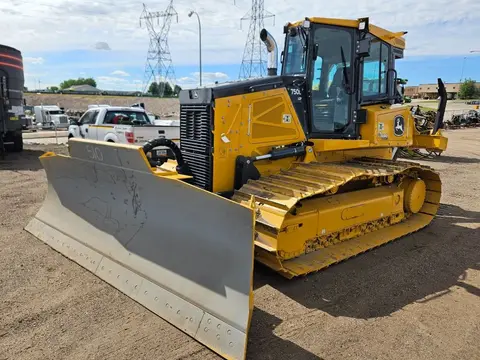 2024 John Deere 750L