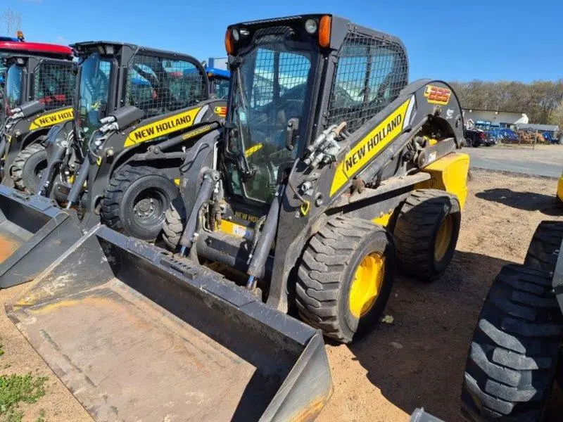 2015 New Holland L225
