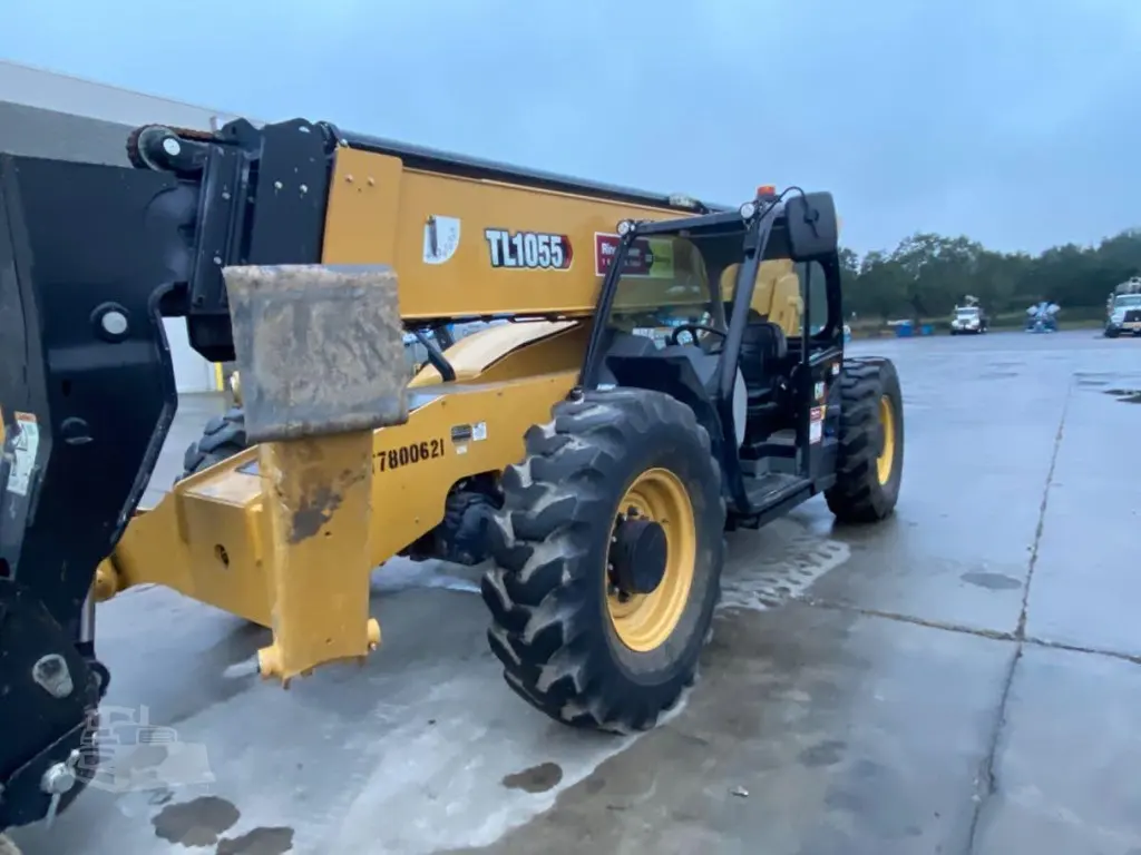 2022 Caterpillar TL1055