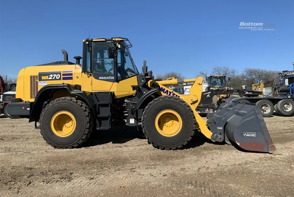 2023 Komatsu WA270-8