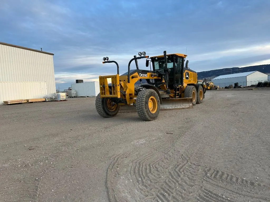 2022 John Deere 772G