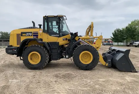 2023 Komatsu WA270-8